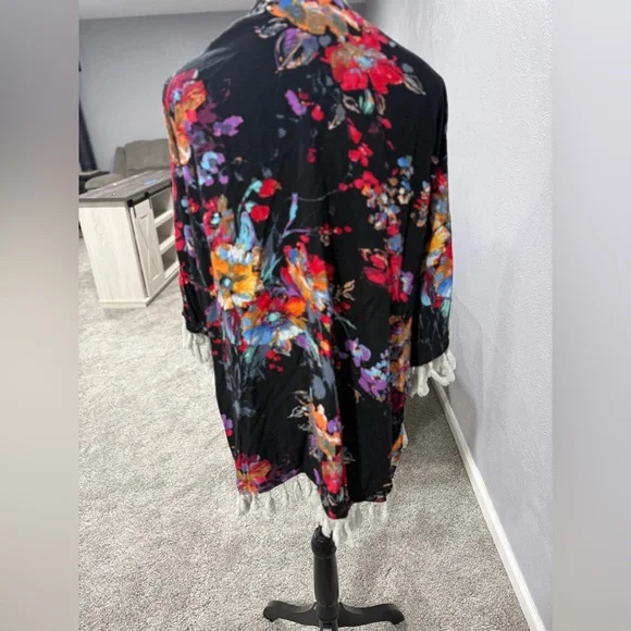 UMGEE Floral Tassel Kimono – Size Large - Picture 6 of 7
